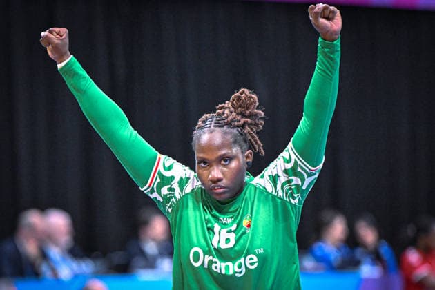 Netherlands, Handball, Womens World Championship 2025, Switzerland vs Senegal, 29 11 2025, Maaspoort Sports Events, s Hertogenbosch, Netherlands, Justizia Toubissa Elbeco Senegal, 16 cheers Copyright: xMarkusxVerwimpx