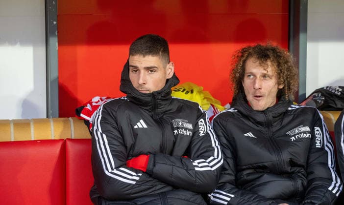 Soccer, Men, Season 2025 2026, 1 Bundesliga 12 Matchday , 1 FC Union Berlin 1 FC Heidenheim 1 2 , v l Andrej Ilic 1 FC Union Berlin , Alex Kral 1 FC Union Berlin on the bench, 29 11 2025, Copyright: xMatthiasxKochx