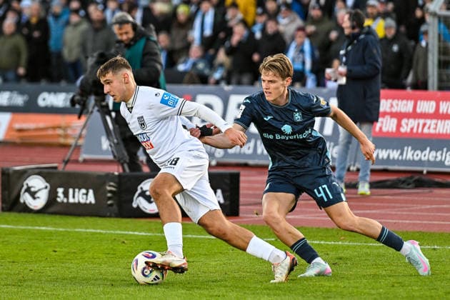 GER, 3 Liga, SSV Ulm 1846 vs TSV 1860 Munich 29 11 2025, Donaustadion, Ulm, GER, 3 Liga, SSV Ulm 1846 vs TSV 1860 Munich, in the picture Max Scholze SSV Ulm, 28 , Clemens Lippmann Muenchen, 41 nordphotoxGmbHx xHafner nph00200
