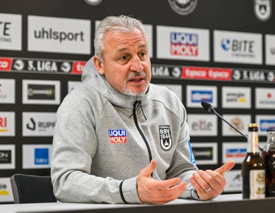 GER, 3 Liga, SSV Ulm 1846 vs TSV 1860 Munich 29 11 2025, Donaustadion, Ulm, GER, 3 Liga, SSV Ulm 1846 vs TSV 1860 Munich, in the picture Pavel Dotchev SSV Ulm , press conference after the match nordphotoxGmbHx xHafner nph00200
