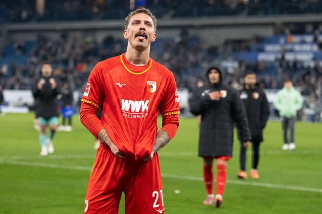 Disappointment after the end of the game, frustration at Phillip Tietz FC Augsburg, 21 , GER, TSG 1899 Hoffenheim vs FC Augsburg, Football, Men, 1 Bundesliga, Matchday 12, Season 2025 2026, 29 11 2025, DFL DFB REGULATES PROHIBIT ANY USE OF PHOTOGRAPHS AS IMAGE SEQUENCES AND OR QUASI VIDEO, GER, TSG 1899 Hoffenheim vs FC Augsburg, Football, Men, 1 Bundesliga, Matchday 12, Season 2025 2026, 29 11 2025 Sinsheim Copyright: xEibner-Pressefoto WolfgangxFrankx EP_WFK