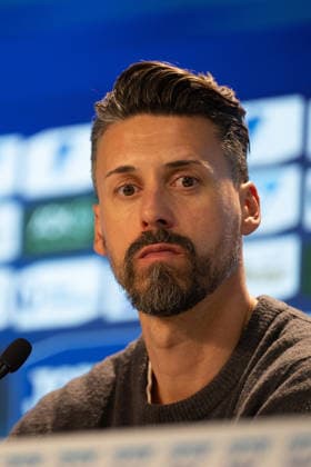 Press conference after the match, Sandro Wagner FC Augsburg, Head coach, Coach GER, TSG 1899 Hoffenheim vs FC Augsburg, Football, Men, 1 Bundesliga, Matchday 12, Season 2025 2026, 29 11 2025, DFL DFB REGULATIONS PROHIBIT ANY USE OF PHOTOGRAPHS AS IMAGE SEQUENCES AND OR QUASI VIDEO, GER, TSG 1899 Hoffenheim vs FC Augsburg, Football, Men, 1 Bundesliga, Matchday 12, Season 2025 2026, 29 11 2025 Sinsheim Copyright: xEibner-Pressefoto WolfgangxFrankx EP_WFK