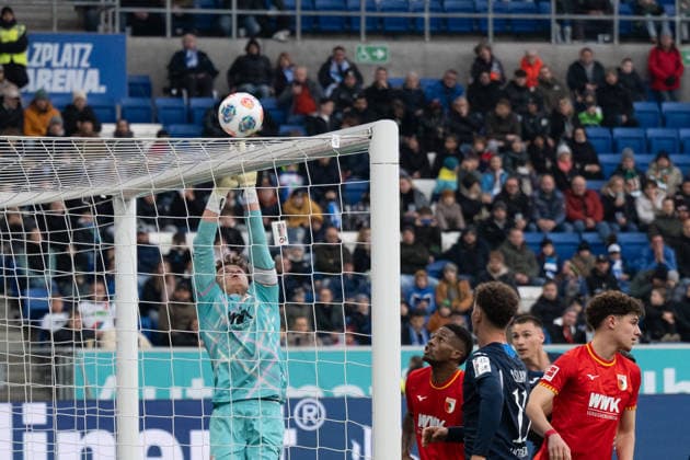Finn Dahmen FC Augsburg, 01 GER, TSG 1899 Hoffenheim vs FC Augsburg, Football, Men, 1 Bundesliga, Matchday 12, Season 2025 2026, 29 11 2025, DFL DFB REGULATES PROHIBIT ANY USE OF PHOTOGRAPHS AS IMAGE SEQUENCES AND OR QUASI VIDEO, GER, TSG 1899 Hoffenheim vs FC Augsburg, Football, Men, 1 Bundesliga, Matchday 12, Season 2025 2026, 29 11 2025 Sinsheim Copyright: xEibner-Pressefoto WolfgangxFrankx EP_WFK