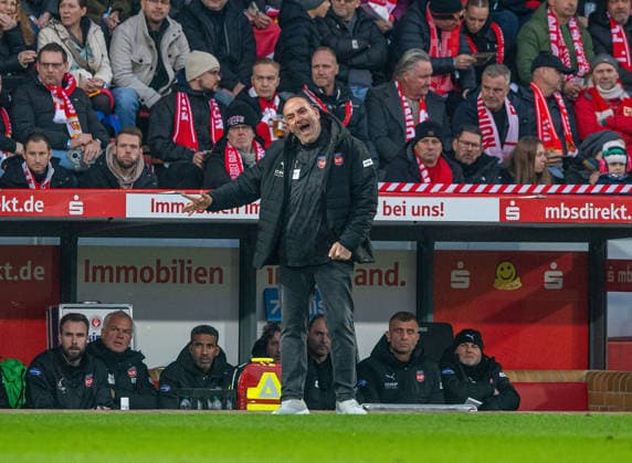 Soccer, Men, Season 2025 2026, 1 Bundesliga 12 Matchday , 1 FC Union Berlin 1 FC Heidenheim, Coach Frank Schmidt Heidenheim , 29 11 2025, Copyright: xSebastianxRäppold MatthiasxKochx