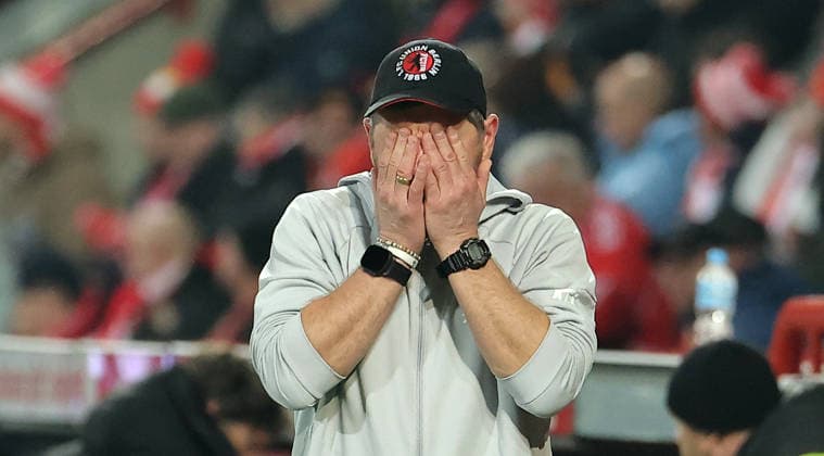 Coach Steffen Baumgart stunned disappointed after the end of the match Disappointment Sport Football Soccer Bundesliga Men DFL 12 Matchday Season 2025 2026 29 11 2025 1 FC Union Berlin FCU vs 1 FC Heidenheim FCH DFL regulations prohibit any use of photographs as image sequences and or quasi video