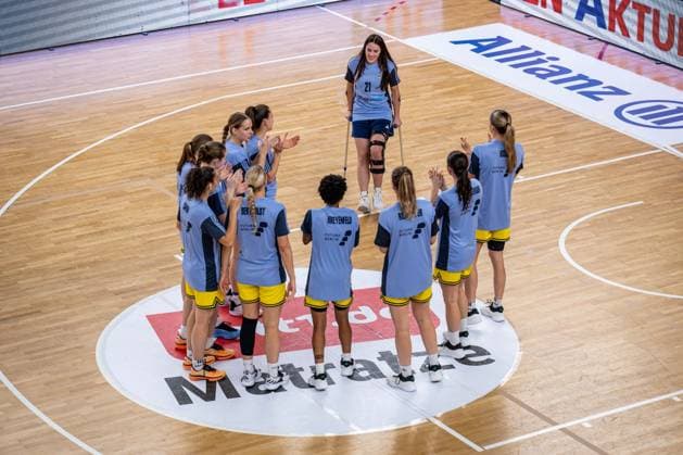 Basketball Berlin 29 11 2025 Season 2025 2026 DBBL 1 Bundesliga Women, Women Alba Berlin Eisvögel USC Freiburg Leoni Kreyenfeld Alba, No 07 injured Team