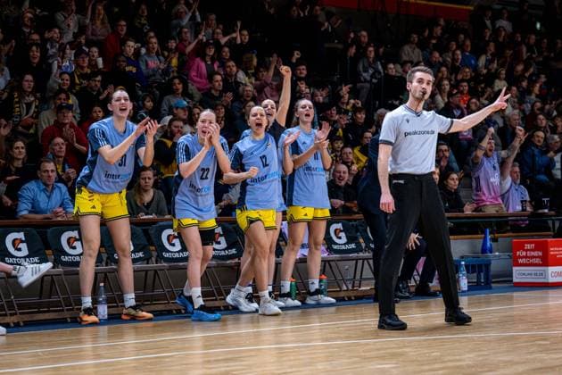 Basketball Berlin 29 11 2025 Season 2025 2026 DBBL 1 Bundesliga Women, Women Alba Berlin Eisvögel USC Freiburg Jubel Alba Abby Muse Alba, No 31 Rosalie Esser Alba, No 22 Lena Gohlisch Alba, No 12 Jo Raflo Alba, No 09 Nina Rosemeyer Alba, No 11