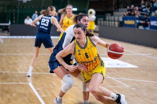 Basketball Berlin 29 11 2025 Season 2025 2026 DBBL 1 Bundesliga Women, Women Alba Berlin Eisvögel USC Freiburg Tessa Stammberger Alba, No 06