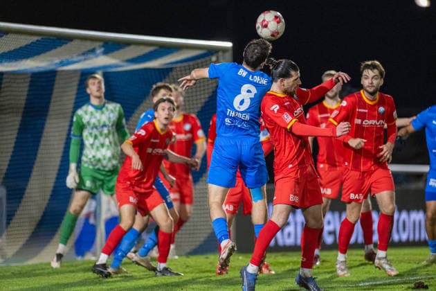 Soccer, Regionalliga Nord, BW Lohne Bremer SV, 21 Matchday, Season 2025 2026, 29 11 2025 Nico Thoben Blau Weiss Lohne 8 with Ilhan Altuntas Bremer SV 4 , Lohne Heinz Dettmer Stadion Niedersachsen Germany