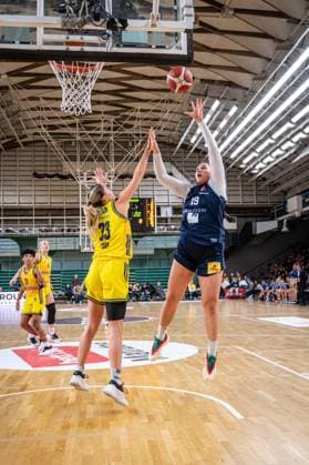 Basketball Berlin 29 11 2025 Season 2025 2026 DBBL 1 Bundesliga Women, Women Alba Berlin Eisvögel USC Freiburg Elea Gaba Freiburg, No 19 Emily Kiser Alba, No 33