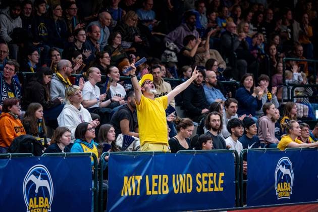 Basketball Berlin 29.11.2025 Saison 2025 2026 DBBL 1. Bundesliga Frauen, Damen Alba Berlin - Eisvögel USC Freiburg Alba Fan