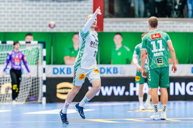 Daniel Pettersson SC Magdeburg, 11 cheers after scoring goal GER, GWD Minden vs SC Magdeburg, Handball, 1 Bundesliga, Matchday 14, Season 2025 2026, 29 11 2025 GER, GWD Minden vs SC Magdeburg, Handball, 1 Bundesliga, Matchday 14, Season 2025 2026, 29 11 2025 Luebbecke Copyright: xEibner-Pressefoto JanxRollingerx EP_JSK