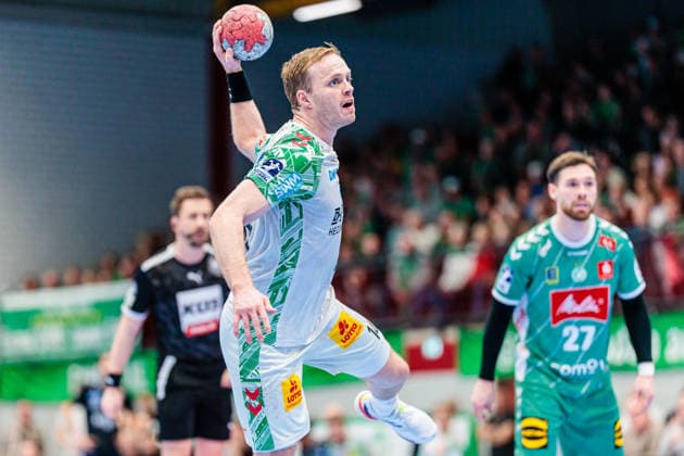 Omar Ingi Magnusson SC Magdeburg, 14 on seven-meter 7-meter throw GER, GWD Minden vs SC Magdeburg, Handball, 1 Bundesliga, Matchday 14, Season 2025 2026, 29 11 2025 GER, GWD Minden vs SC Magdeburg, Handball, 1 Bundesliga, Matchday 14, Season 2025 2026, 29 11 2025 Luebbecke Copyright: xEibner-Pressefoto JanxRollingerx EP_JSK