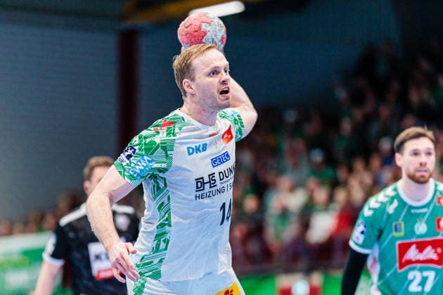 Omar Ingi Magnusson SC Magdeburg, 14 on seven-meter 7-meter throw GER, GWD Minden vs SC Magdeburg, Handball, 1 Bundesliga, Matchday 14, Season 2025 2026, 29 11 2025 GER, GWD Minden vs SC Magdeburg, Handball, 1 Bundesliga, Matchday 14, Season 2025 2026, 29 11 2025 Luebbecke Copyright: xEibner-Pressefoto JanxRollingerx EP_JSK
