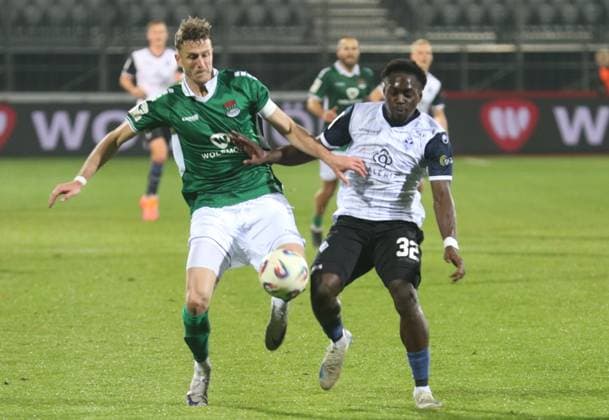 2025 2026 season, 3 Liga, 1 FC Schweinfurt 05 SV Waldhof Mannheim Thomas Meißner from Schweinfurt against Kennedy Onyedika Okpala from Mannheim