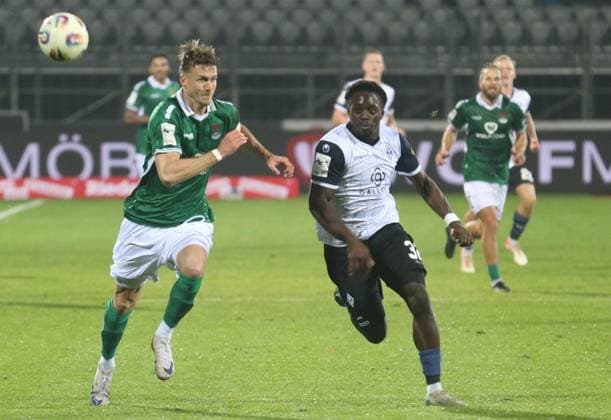 2025 2026 season, 3 Liga, 1 FC Schweinfurt 05 SV Waldhof Mannheim Thomas Meißner from Schweinfurt against Kennedy Onyedika Okpala from Mannheim