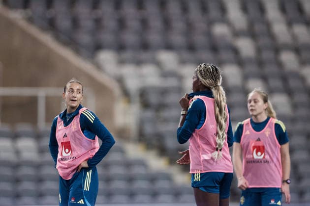 251130 Rosa Kafaji during a training session with the Swedish women s national football team on November 30, 2025 in Stockholm Photo Kenta Jönsson BILDBYRAN COP 210 KJ0291 fotboll football soccer fotball träning practice training sverige sweden dam bbeng  Copyright: KENTAxJÖNSSON BB251130KJ015