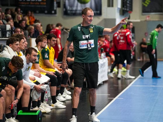 Pavel Prokopec VfL Eintracht Hagen, Coach gives instructions VfL Eintracht Hagen vs SG BBM Bietigheim, Handball, 2 Bundesliga, Matchday 13, Season 2025 2026, 29 11 2025 VfL Eintracht Hagen vs SG BBM Bietigheim, Handball, 2 Bundesliga, Matchday 13, Season 2025 2026, 29 11 2025 Hagen Copyright: xEibner-Pressefoto DamianxKruczynx EP_DKI