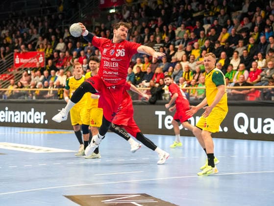 Jonathan Fischer SG BBM Bietigheim, 36 on goal throw VfL Eintracht Hagen vs SG BBM Bietigheim, Handball, 2 Bundesliga, Matchday 13, Season 2025 2026, 29 11 2025 VfL Eintracht Hagen vs SG BBM Bietigheim, Handball, 2 Bundesliga, Matchday 13, Season 2025 2026, 29 11 2025 Hagen Copyright: xEibner-Pressefoto DamianxKruczynx EP_DKI