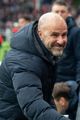 30 11 2025, Soccer Eredivisie, Season 2025 2026, Matchday 14, PSV Eindhoven FC Volendam at Philips Stadium in Eindhoven Peter Bosz PSV Eindhoven, Coach Photo Kirchner Media Thomas Haesler Copyright: xKirchner-Media ThomasxHaeslerx