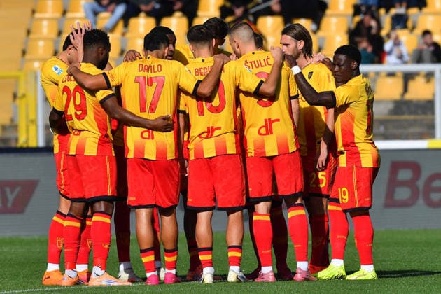 Team s US Lecce during the Serie A Enilive soccer matchday 13 between US Lecce and Torino 1906 FC at the Via del Mare Stadium in Lecce, Italy, Sunday, November 30, 2025. (Credit Image: Giovanni Evangelista LaPresse)  Copyright: xGiovannixEvangelista LaPressex