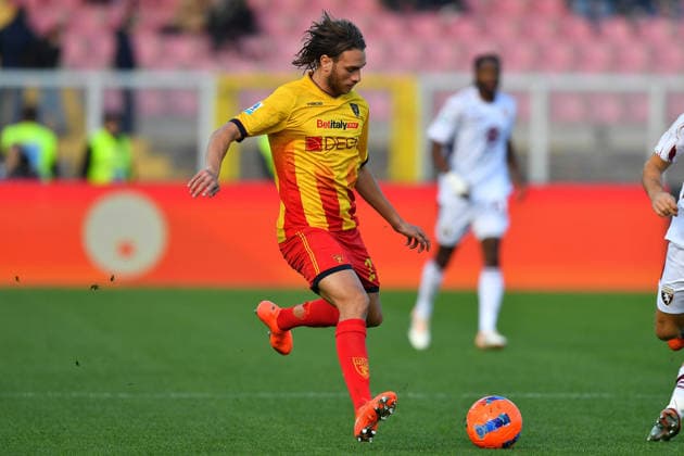 Lecce s Left back Antonino Gallo (25 US Lecce) in action during the Serie A Enilive soccer matchday 13 between US Lecce and Torino 1906 FC at the Via del Mare Stadium in Lecce, Italy, Sunday, November 30, 2025. (Credit Image: Giovanni Evangelista LaPresse)  Copyright: xGiovannixEvangelista LaPressex