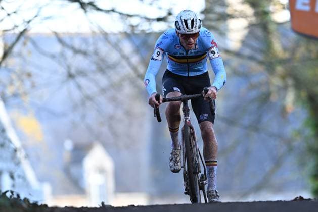 Belgian Yordi Corsus pictured in action during the men s under 23 race at the Cyclocross World Cup cyclocross event in Flamanville, France, Sunday 30 November 2025, the 2nd stage (out of 12) in the World Cup of the 2025-2026 season. DAVIDxPINTENS  x145362355x
