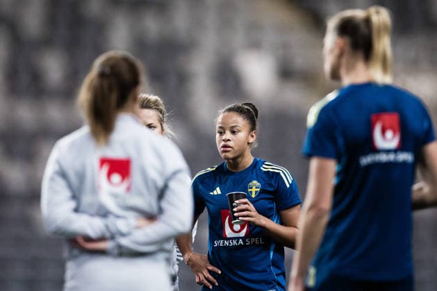 251130 Felicia Schröder during a training session with the Swedish women s national football team on November 30, 2025 in Stockholm Photo Kenta Jönsson BILDBYRAN COP 210 KJ0291 fotboll football soccer fotball träning practice training sverige sweden dam bbeng  Copyright: KENTAxJÖNSSON BB251130KJ026