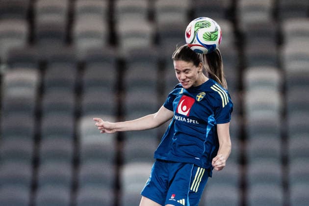 251130 Bella Andersson during a training session with the Swedish women s national football team on November 30, 2025 in Stockholm Photo Kenta Jönsson BILDBYRAN COP 210 KJ0291 fotboll football soccer fotball träning practice training sverige sweden dam bbeng  Copyright: KENTAxJÖNSSON BB251130KJ029
