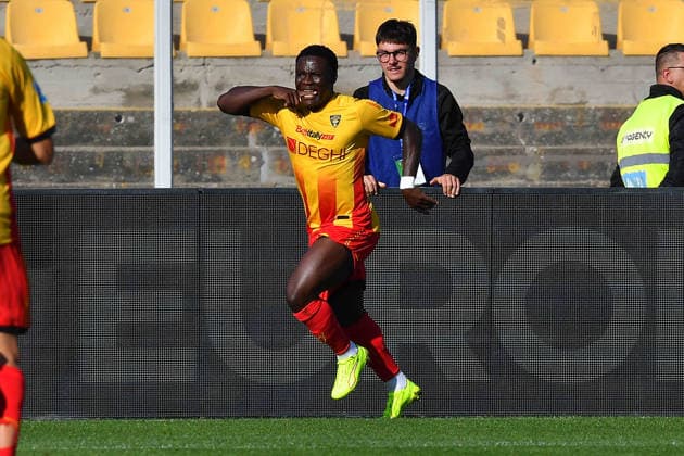 Lecce s left wing Lameck Banda (19 US Lecce) celebrates after scoring the team s second goal during the Serie A Enilive soccer matchday 13 between US Lecce and Torino 1906 FC at the Via del Mare Stadium in Lecce, Italy, Sunday, November 30, 2025. (Credit Image: Giovanni Evangelista LaPresse)  Copyright: xGiovannixEvangelista LaPressex