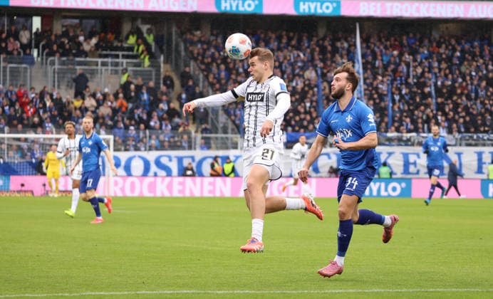 30 11 2025, Football, Men, 2 Bundesliga, Season 2025 2026, SV 07 Elversberg SV Darmstadt 98, Lasse Günther SV 07 Elversberg Killian Corredor SV Darmstadt 98 Elversberg Ursapharm Arena an der Kaiserlinde Saarland Germany DEU Copyright: xFabianxKleerx