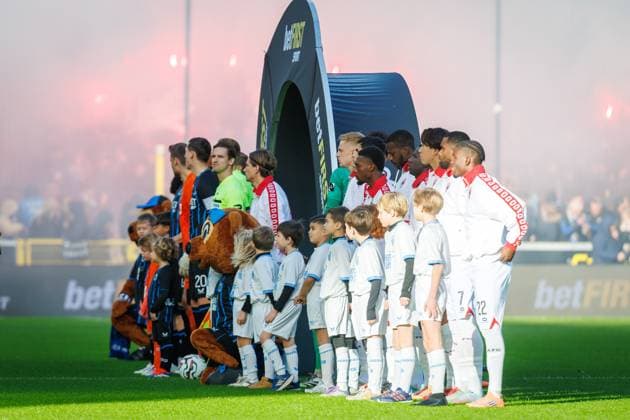 Antwerp s players pictured ahead of a soccer match between Club Brugge and Royal Antwerp FC, Sunday 30 November 2025 in Brugge, on day 16 of the 2025-2026 Jupiler Pro League first division of the Belgian championship. KURTxDESPLENTER  x145366366x