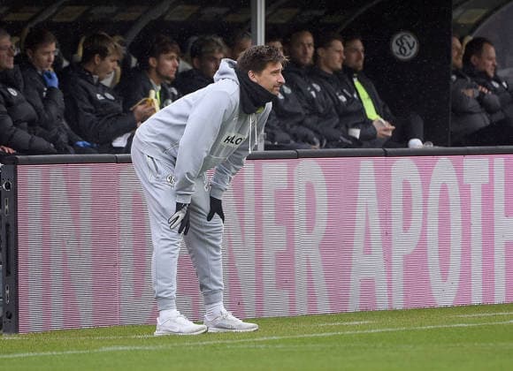 30 11 2025, xhbx, Soccer 2 Bundesliga, SV Elversberg SV Darmstadt 98 v l Coach Vincent Wagner SV Elversberg DFL DFB REGULATIONS PROHIBIT ANY USE OF PHOTOGRAPHS as IMAGE SEQUENCES and or QUASI VIDEO Elversberg