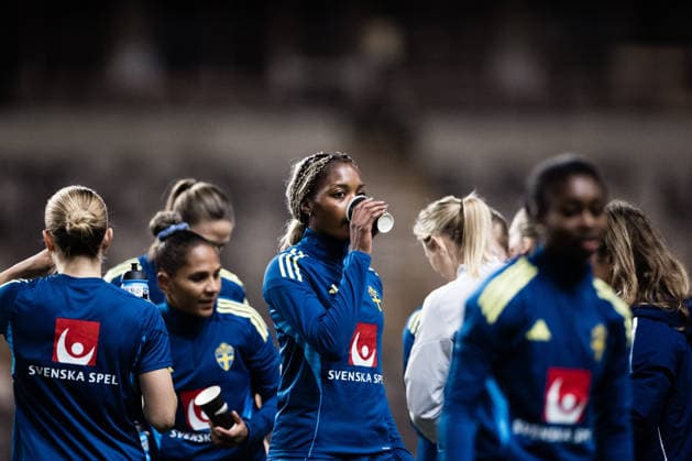 251130 Evelyn Ijeh during a training session with the Swedish women s national football team on November 30, 2025 in Stockholm Photo Kenta Jönsson BILDBYRAN COP 210 KJ0291 fotboll football soccer fotball träning practice training sverige sweden dam bbeng  Copyright: KENTAxJÖNSSON BB251130KJ055