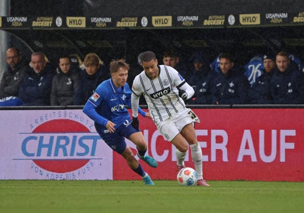 30 11 2025, Football, Men, 2 Bundesliga, Season 2025 2026, SV 07 Elversberg SV Darmstadt 98, Luca Marseiler SV Darmstadt 98 Jan Gyamerah SV 07 Elversberg Elversberg Ursapharm Arena an der Kaiserlinde Saarland Germany DEU Copyright: xFabianxKleerx