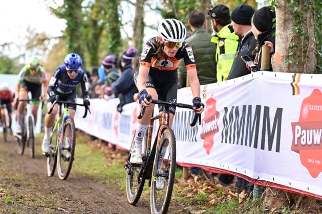 UCI Cyclocross World Cup 2025-2026 Flamanville FLAMANVILLE, FRANCE - NOVEMBER 30 : Brouwers Julie (BEL) of Charles Liegeois Roastery Cx during the 2nd leg of the Flamanville UCI Cyclocross World Cup 2025-2026 a cyclocross race for Women Elite on November 30, 2025 in Flamanville, France, 30 11 2025 ( Flamanville France  Copyright: xBcex