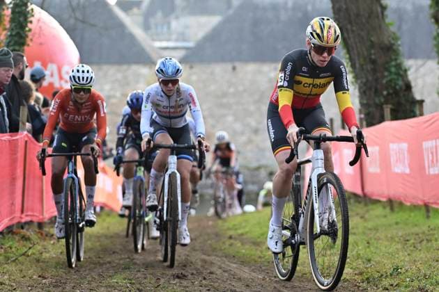 UCI Cyclocross World Cup 2025-2026 Flamanville FLAMANVILLE, FRANCE - NOVEMBER 30 : Norbert Riberolle Marion (BEL) of Crelan - Corendon during the 2nd leg of the Flamanville UCI Cyclocross World Cup 2025-2026 a cyclocross race for Women Elite on November 30, 2025 in Flamanville, France, 30 11 2025 ( Flamanville France  Copyright: xBcex
