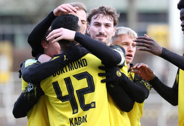 Sunday 30 11 2025, Season 2025 26, Regionalliga West, Matchday 17 at Stadion Rote Erde Dortmund, BVB Borussia Dortmund II SC Wiedenbrück, Dortmund goal celebration to 1 0 Almugera Raouf Mohammed Kabar BVB II , Michael Eberwein BVB II , Tony Reitz BVB II and Danylo Krevsun BVB II , f l