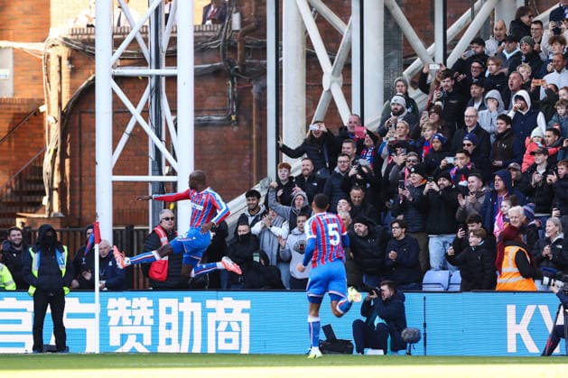 Crystal Palace gegen Manchester United 30. November 2025, London Premier League Fußball Crystal Palace gegen Manchester United Jean Philippe Mateta von Crystal Palace feiert sein erstes Tor Foto Jacques Feeney Abseits London UK  Copyright: xJacquesxFeeneyx xOffsidexOffside