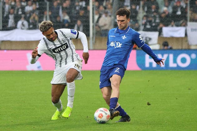 30 11 2025, Football, Men, 2 Bundesliga, Season 2025 2026, SV 07 Elversberg SV Darmstadt 98, Bambase Conte SV 07 Elversberg , Sergio Lopez SV Darmstadt 98 Elversberg Ursapharm Arena an der Kaiserlinde Saarland Germany DEU Copyright: xFabianxKleerx
