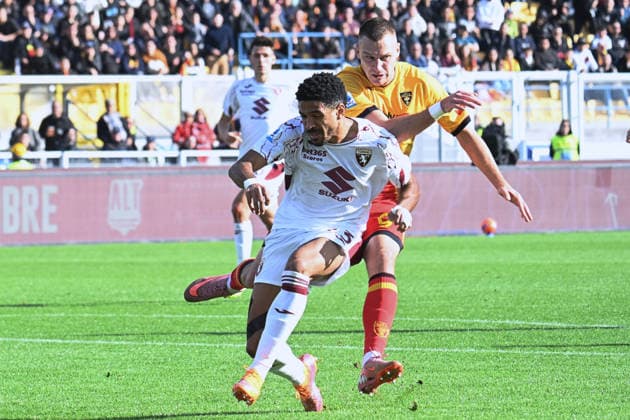 Saul Coco (Torino Fc) in action during US Lecce vs Torino FC, Italian soccer Serie A match in Lecce, Italy, November 30 2025  Copyright: xPasqualexGolia IPAxSportx xipa-agency.netx xx IPA_68550129 IPA_Agency_IPA68550129