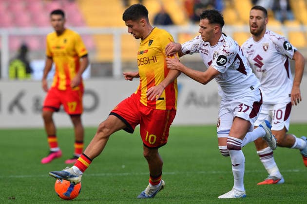 Lecce s midfielder Medon Berisha (10 US Lecce) and Torino s Defensive Midfielder Kristjan Asllani (32 Torino 1906 FC) in action during the Serie A Enilive soccer matchday 13 between US Lecce and Torino 1906 FC at the Via del Mare Stadium in Lecce, Italy, Sunday, November 30, 2025. (Credit Image: Giovanni Evangelista LaPresse)  Copyright: xGiovannixEvangelista LaPressex
