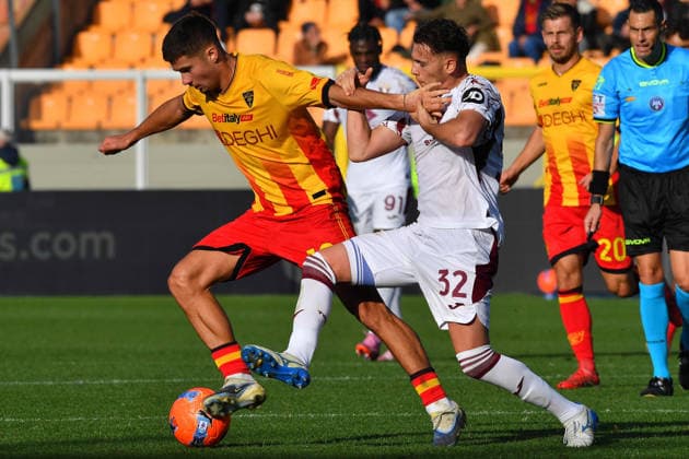 Lecce s midfielder Medon Berisha (10 US Lecce) and Torino s Defensive Midfielder Kristjan Asllani (32 Torino 1906 FC) in action during the Serie A Enilive soccer matchday 13 between US Lecce and Torino 1906 FC at the Via del Mare Stadium in Lecce, Italy, Sunday, November 30, 2025. (Credit Image: Giovanni Evangelista LaPresse)  Copyright: xGiovannixEvangelista LaPressex
