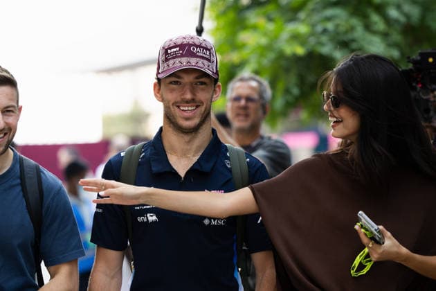 November 30, 2025, Doha, Doha, Qatar: PIERRE GASLY (10, French F1 Driver, Alpine Formula 1 Team), his girlfriend KIKA GOMEZ and BEN THORNE entering the paddock on race day (Sunday) at the Formula 1 Qatar Airways Qatar Grand Prix 2025 at the Lusail International Circuit in Doha Doha Qatar - ZUMAr193 20251130_zsp_r193_047 Copyright: xSaraxRuffonix
