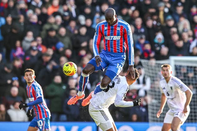 Premier League Crystal Palace v Manchester United, ManU Jean-Philippe Mateta of Crystal Palace jumps up to win the high ball during the Premier League match Crystal Palace vs Manchester United at Selhurst Park, London, United Kingdom, 30th November 2025 (Photo by Alfie Cosgrove News Images) London Selhurst Park Greater London United Kingdom Copyright: xAlfiexCosgrove NewsxImagesx