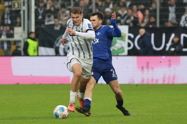 30 11 2025, Football, Men, 2 Bundesliga, Season 2025 2026, SV 07 Elversberg SV Darmstadt 98, Lasse Günther SV 07 Elversberg , Sergio Lopez SV Darmstadt 98 Elversberg Ursapharm Arena an der Kaiserlinde Saarland Germany DEU Copyright: xFabianxKleerx