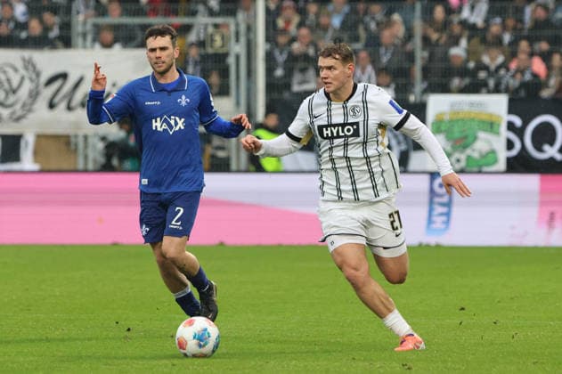 30 11 2025, Football, Men, 2 Bundesliga, Season 2025 2026, SV 07 Elversberg SV Darmstadt 98, Lasse Günther SV 07 Elversberg , Sergio Lopez SV Darmstadt 98 Elversberg Ursapharm Arena an der Kaiserlinde Saarland Germany DEU Copyright: xFabianxKleerx