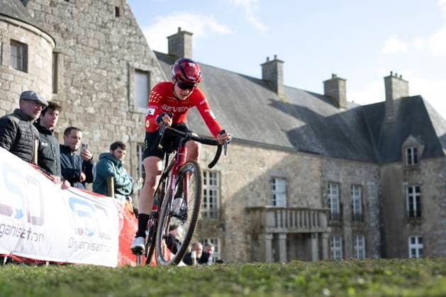 UCI Cyclocross World Cup 2025-2026 Flamanville FLAMANVILLE, FRANCE - NOVEMBER 30 : Van Alphen Aniek (NED) of Seven Racing during the 2nd leg of the Flamanville UCI Cyclocross World Cup 2025-2026 a cyclocross race for Women Elite on November 30, 2025 in Flamanville, France, 30 11 2025 ( Flamanville France  Copyright: xBcex