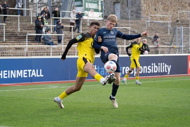 Marlon Lakaemper SC Wiedenbrueck, 07 in duel against Jordi Paulina Borussia Dortmund U23, 23 BVB Borussia Dortmund U23 vs SC Wiedenbrueck, Football, Regionalliga West, Matchday 17, Season 2025 2026, 30 11 2025 BVB Borussia Dortmund U23 vs SC Wiedenbrueck, Football, Regionalliga West, Matchday 17, Season 2025 2026, 30 11 2025 Dortmund Copyright: xEibner-Pressefoto DamianxKruczynx EP_DKI