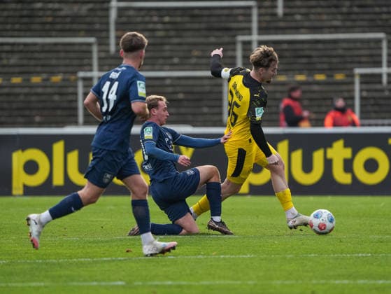 Tony Reitz Borussia Dortmund U23, 36 is drawn in the run BVB Borussia Dortmund U23 vs SC Wiedenbrueck, Football, Regionalliga West, Matchday 17, Season 2025 2026, 30 11 2025 BVB Borussia Dortmund U23 vs SC Wiedenbrueck, Football, Regionalliga West, Matchday 17, Season 2025 2026, 30 11 2025 Dortmund Copyright: xEibner-Pressefoto DamianxKruczynx EP_DKI